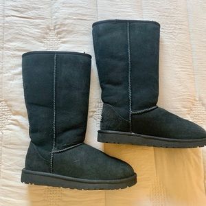 Black long Uggs size 5